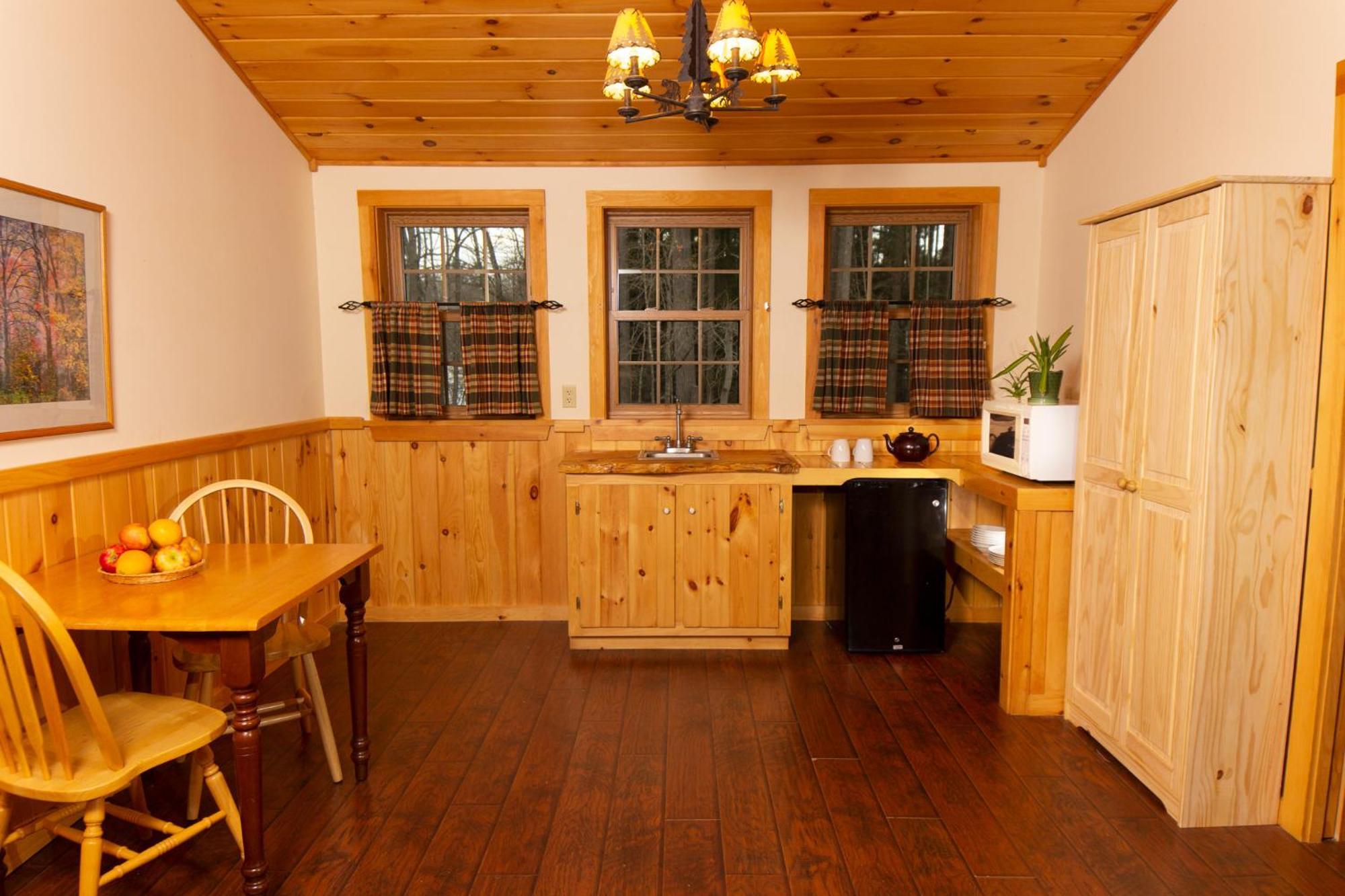 Trails End Inn Keene Valley ภายนอก รูปภาพ