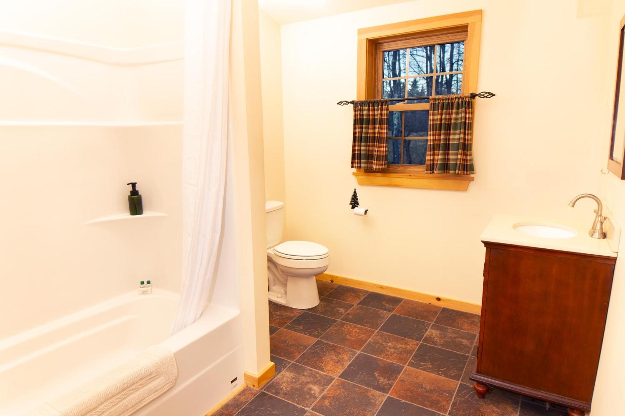 Trails End Inn Keene Valley ภายนอก รูปภาพ