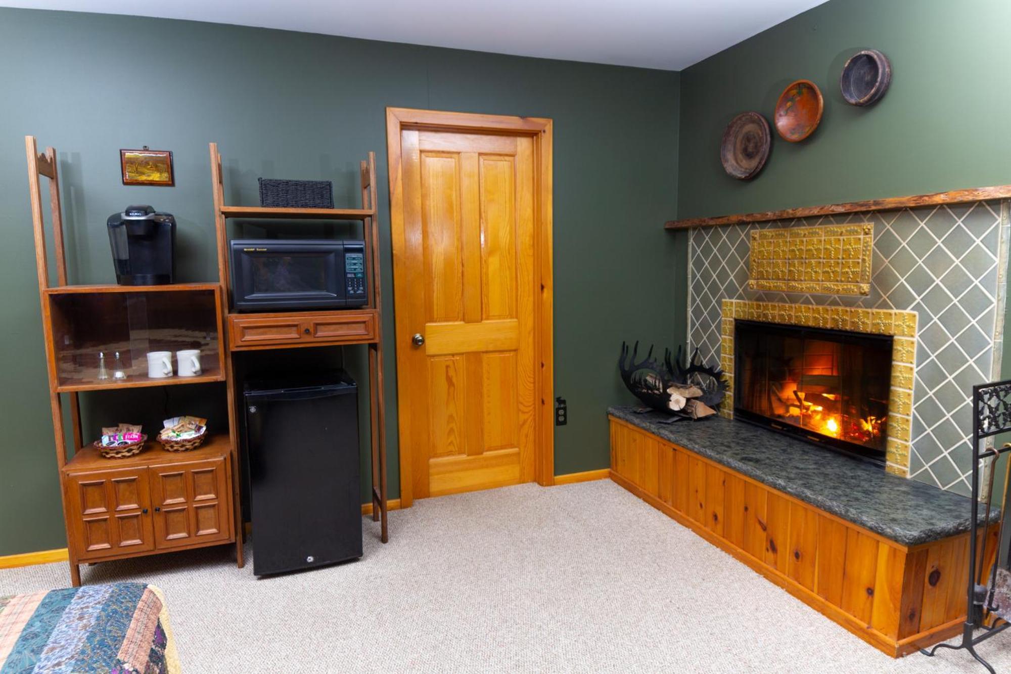 Trails End Inn Keene Valley ภายนอก รูปภาพ