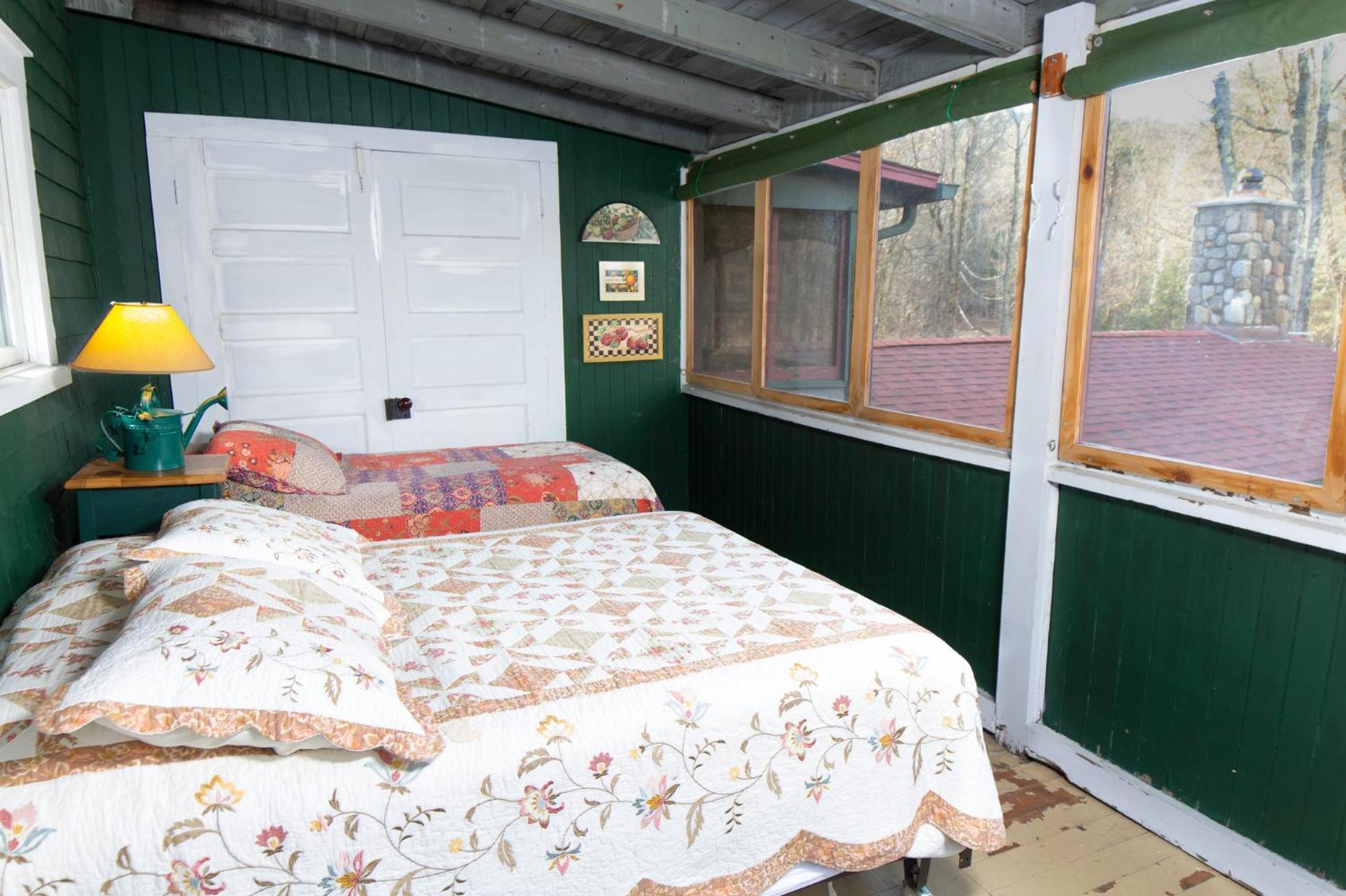 Trails End Inn Keene Valley ภายนอก รูปภาพ