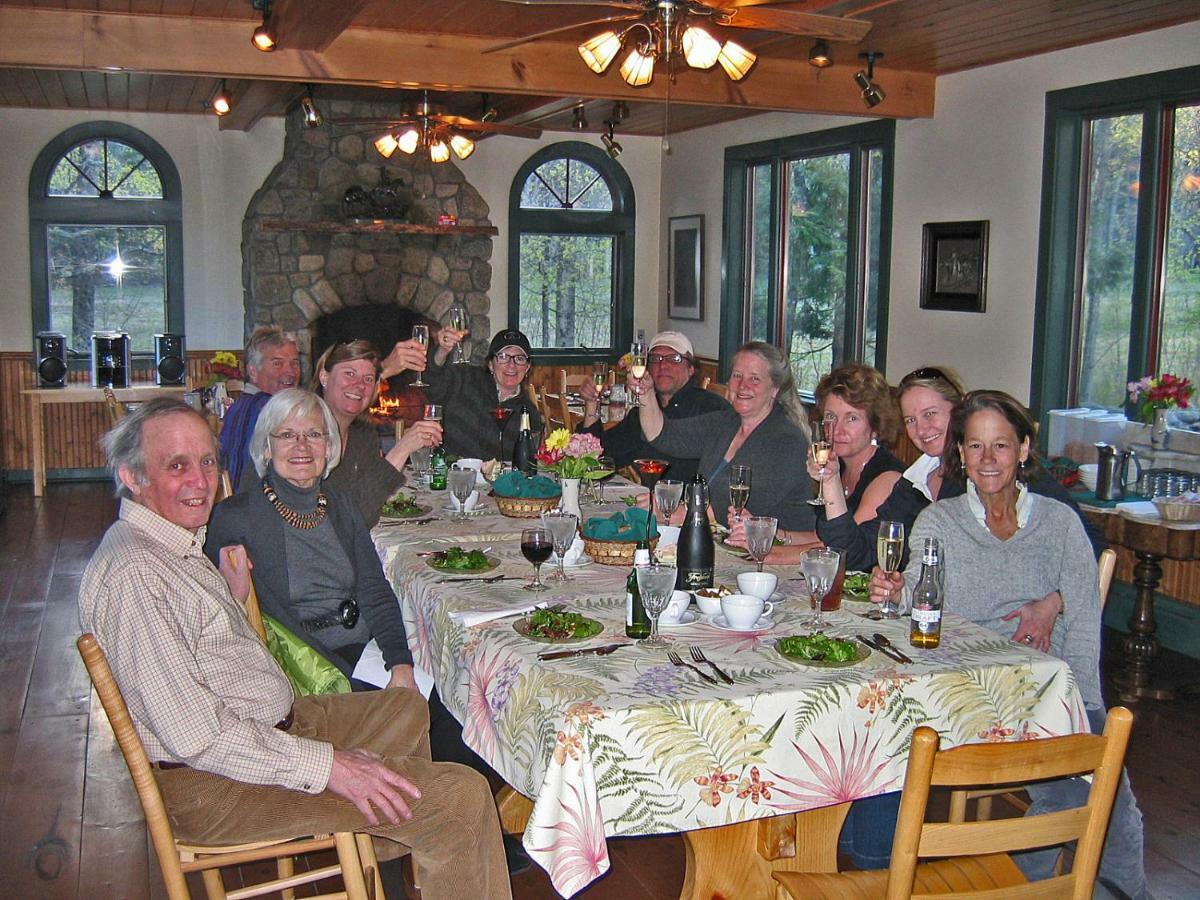 Trails End Inn Keene Valley ภายนอก รูปภาพ